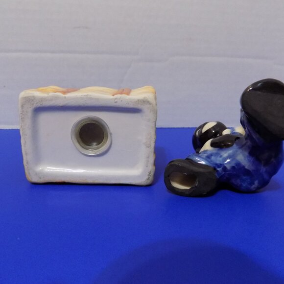 Vintage Black American Boy On Hay Stack  Salt & Pepper Shakers Made In Japan - Picture 3 of 4